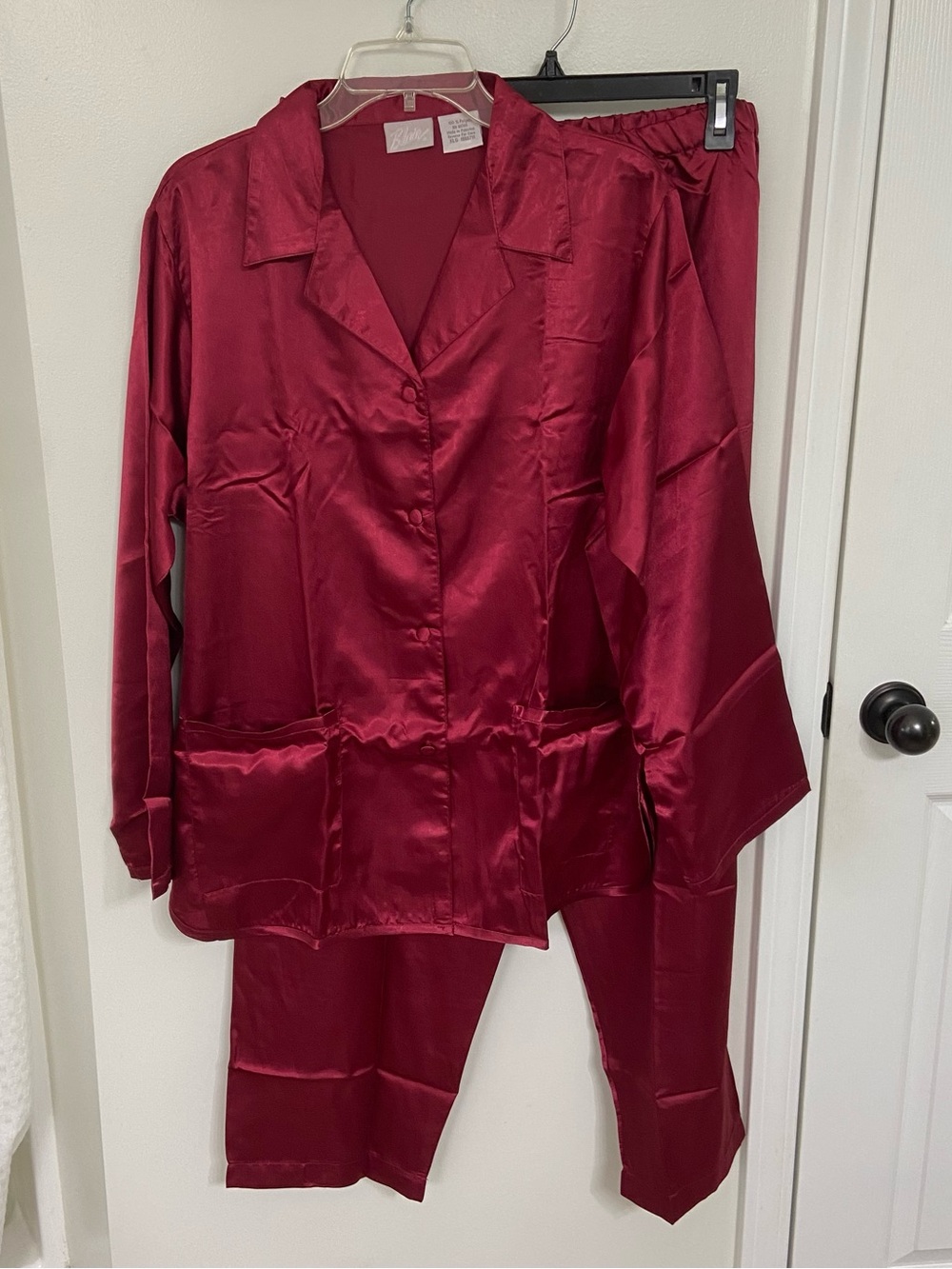 Blair Burgundy Satin Pajama Set Womenโs XL โ 2 Piece